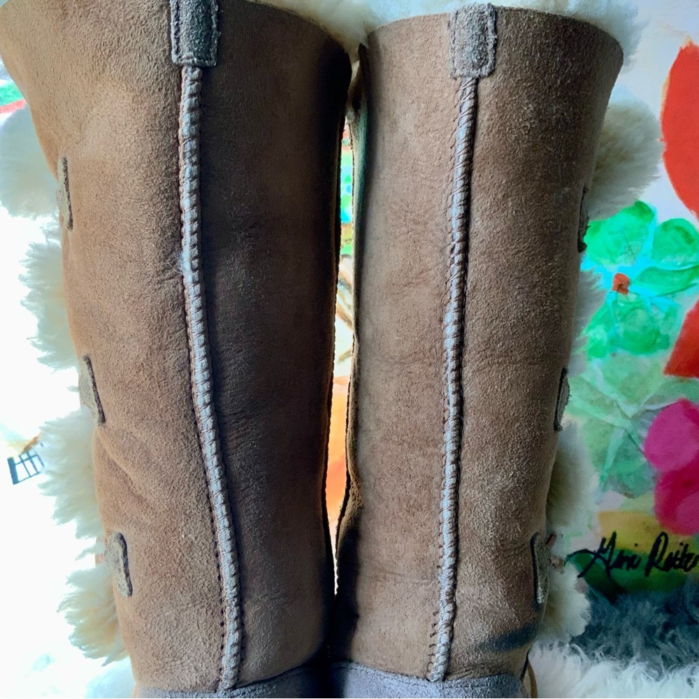 UGGS Bailey Button Tall Chestnut Size 7 - Picture 8 of 10